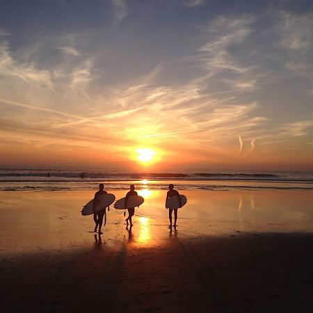 Carcavelos Surf House住宿加早餐旅馆 外观 照片